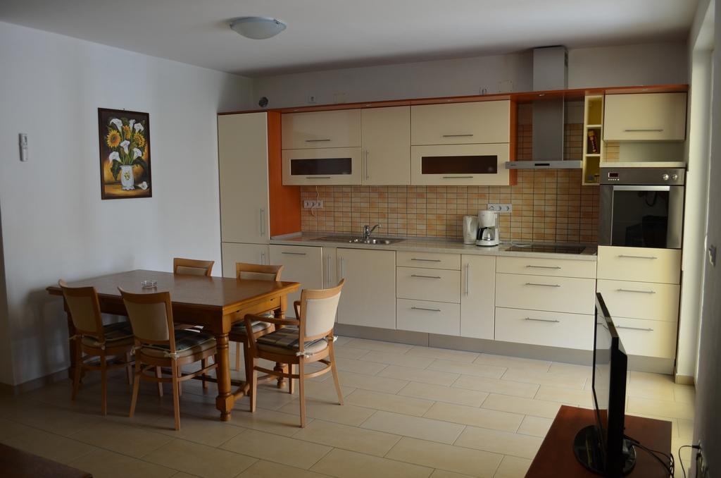 Apartments Buljan Baška Rom bilde