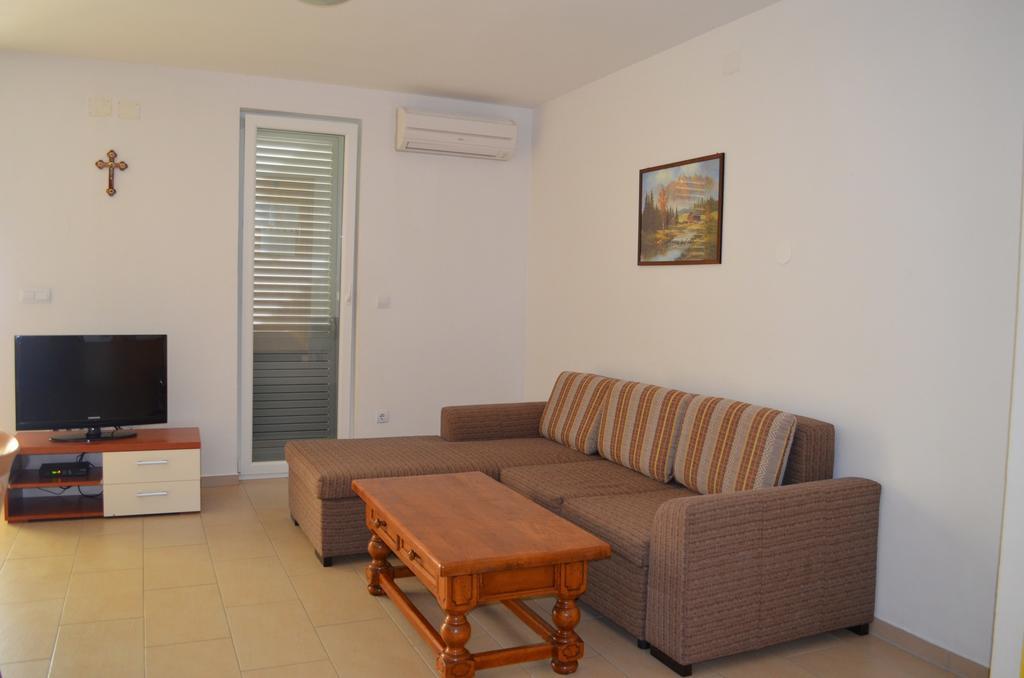 Apartments Buljan Baška Rom bilde